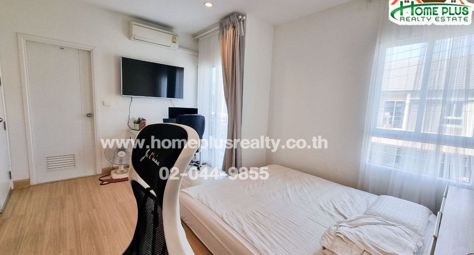 For sale 2 bedrooms townhouse in Mueang Pathum Thani, Pathum Thani