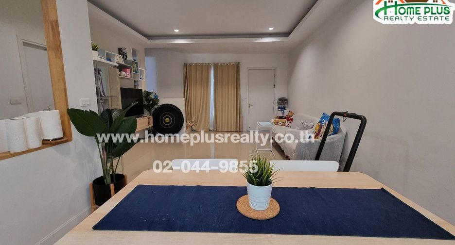 For sale 2 bedrooms townhouse in Mueang Pathum Thani, Pathum Thani