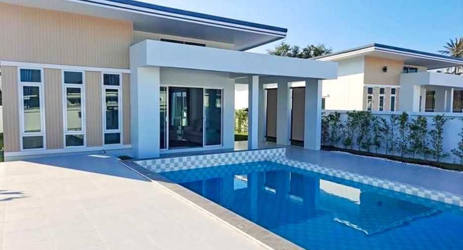 For sale 3 bedrooms villa in Cha Am, Phetchaburi
