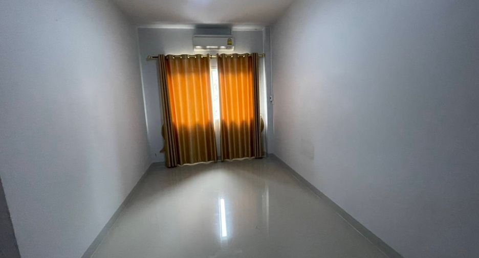 For rent そして for sale 6 Beds retail Space in Mueang Uttaradit, Uttaradit