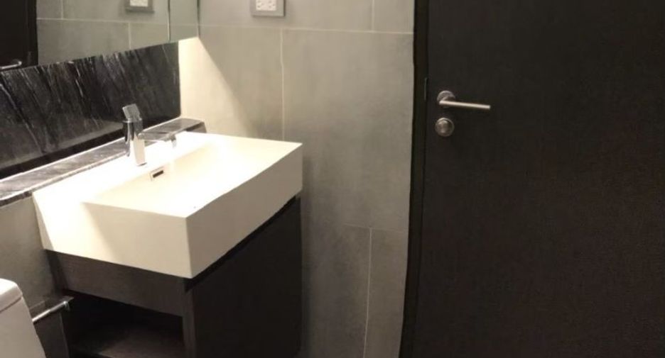 For rent and for sale 1 bed condo in Khlong Toei, Bangkok