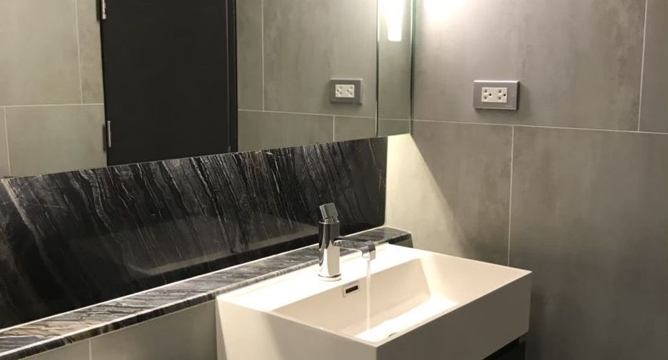 For rent and for sale 1 bed condo in Khlong Toei, Bangkok