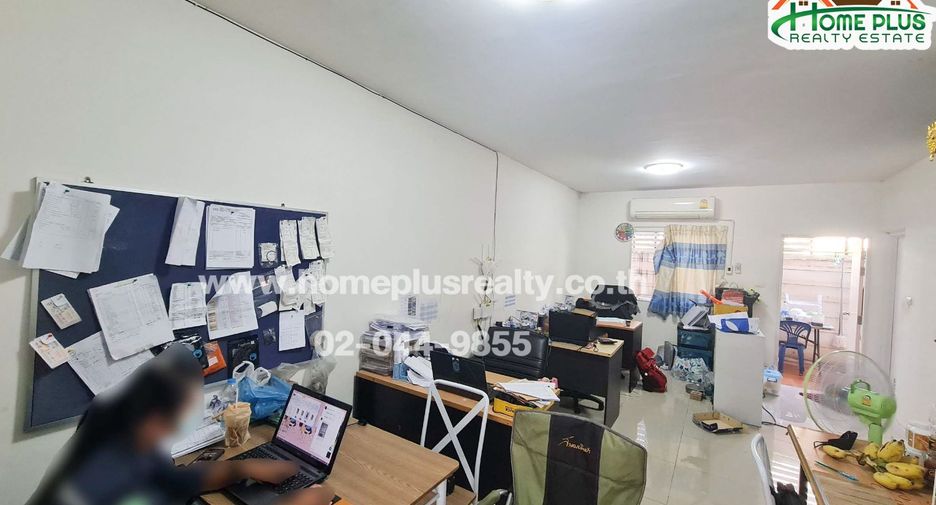 For sale 3 bedrooms townhouse in Mueang Pathum Thani, Pathum Thani