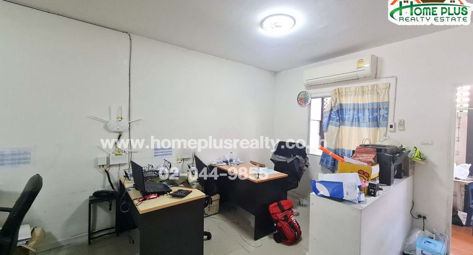 For sale 3 bedrooms townhouse in Mueang Pathum Thani, Pathum Thani