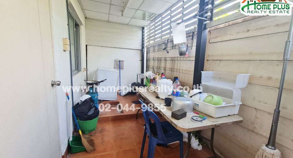 For sale 3 bedrooms townhouse in Mueang Pathum Thani, Pathum Thani