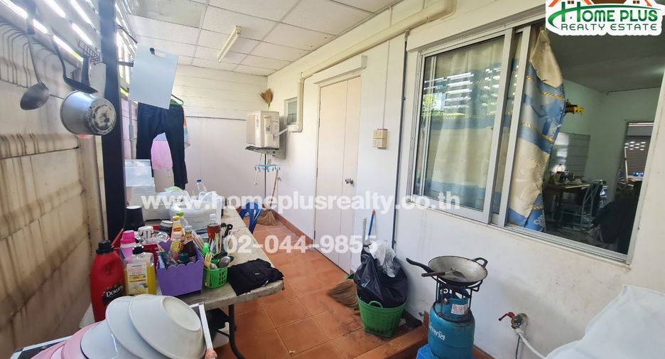 For sale 3 bedrooms townhouse in Mueang Pathum Thani, Pathum Thani