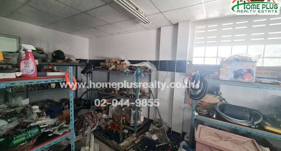 For sale 3 bedrooms townhouse in Mueang Pathum Thani, Pathum Thani