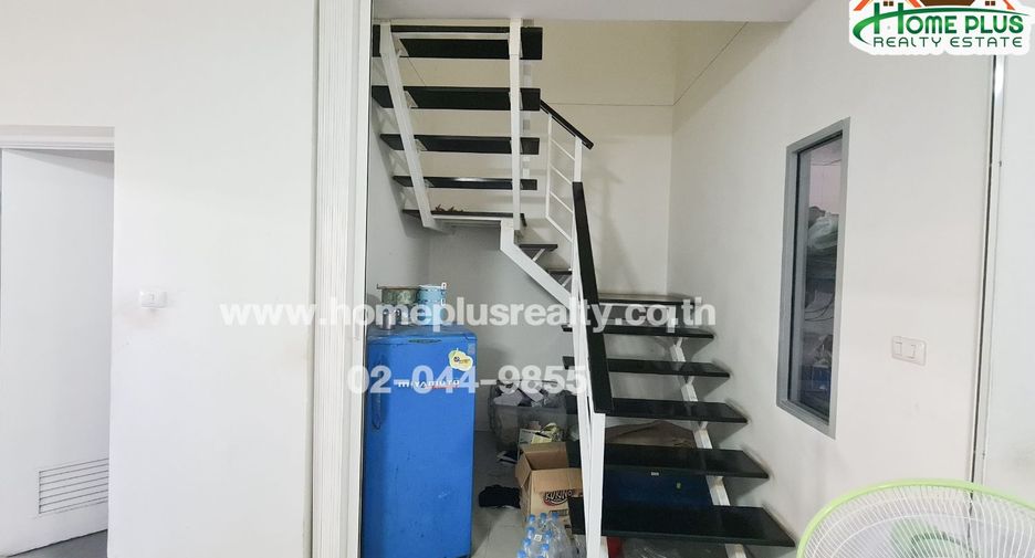 For sale 3 bedrooms townhouse in Mueang Pathum Thani, Pathum Thani