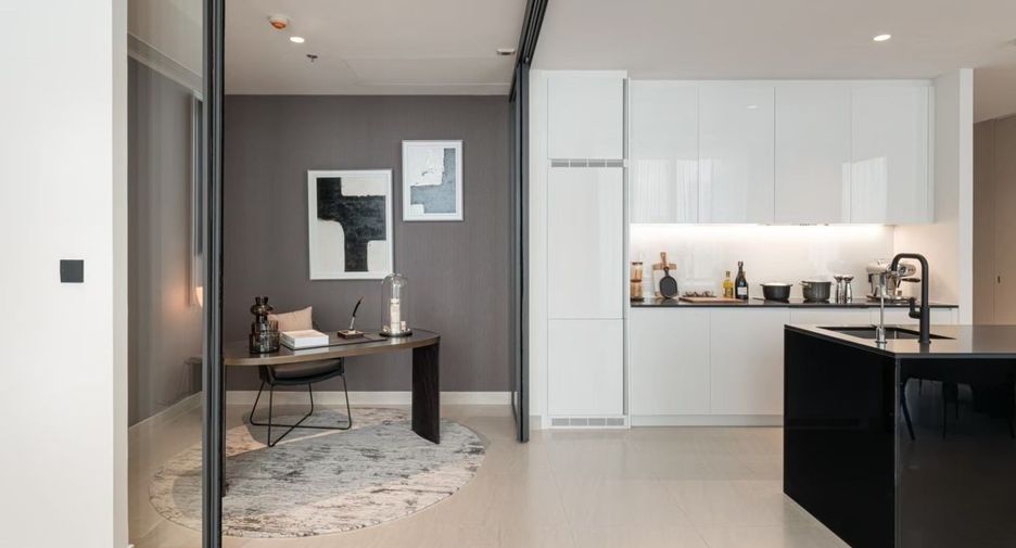 For rent 2 bedrooms condo in Sathon, Bangkok