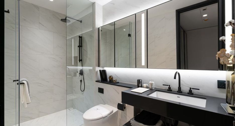 For rent 2 bedrooms condo in Sathon, Bangkok