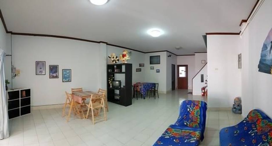 For sale 5 bed townhouse in Hua Hin, Prachuap Khiri Khan