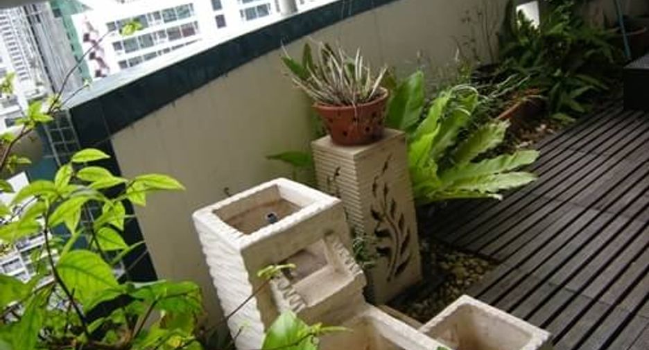 For sale 1 bed condo in Khlong Toei, Bangkok