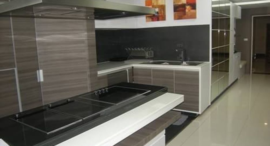 For sale 1 bed condo in Khlong Toei, Bangkok