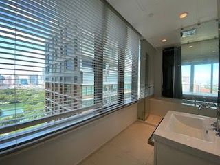 À louer et à vendre 2 chambres condo à Pathum Wan, Bangkok