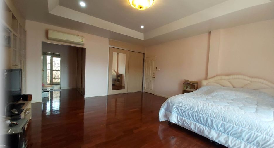 For sale 4 bedrooms house in Nong Chok, Bangkok