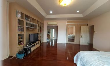 For sale 4 bedrooms house in Nong Chok, Bangkok