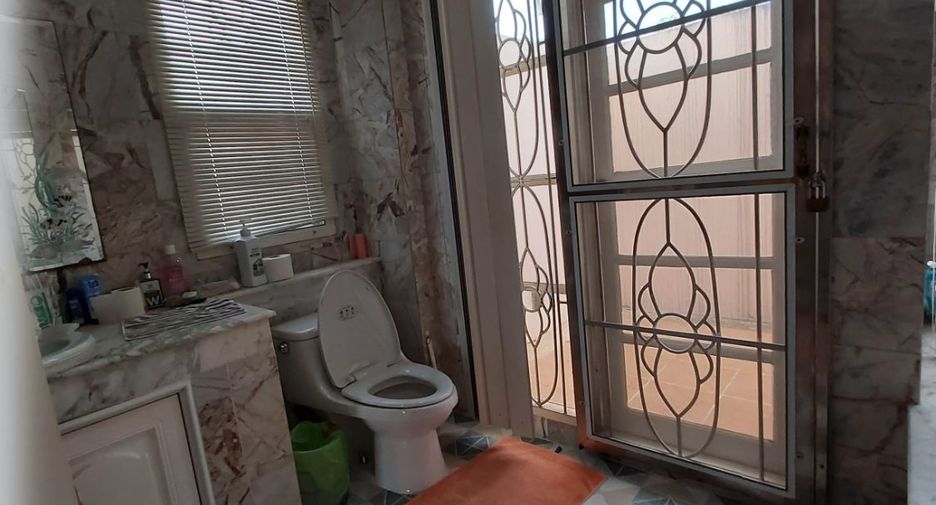 For sale 4 bedrooms house in Nong Chok, Bangkok