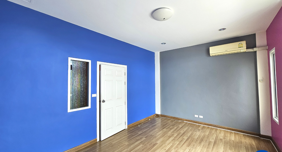 For sale 4 bedrooms retail Space in Bueng Kum, Bangkok