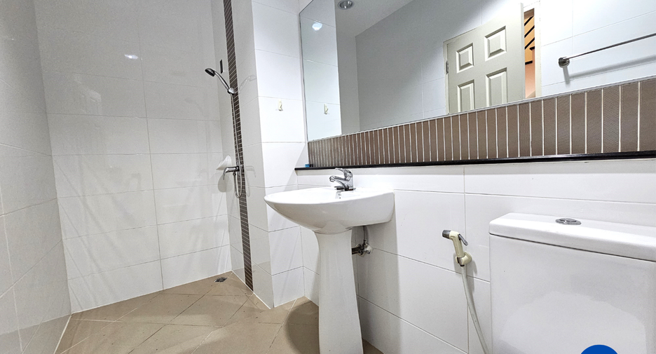 For sale 4 bedrooms retail Space in Bueng Kum, Bangkok