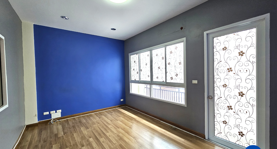 For sale 4 bedrooms retail Space in Bueng Kum, Bangkok