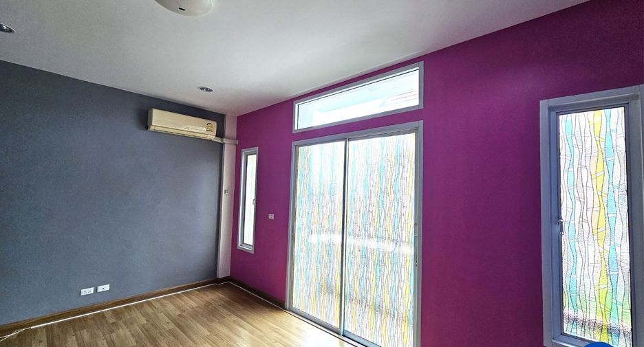 For sale 4 bedrooms retail Space in Bueng Kum, Bangkok