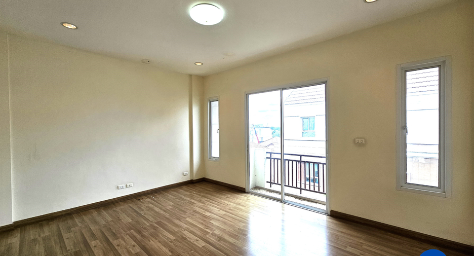 For sale 4 bedrooms retail Space in Bueng Kum, Bangkok