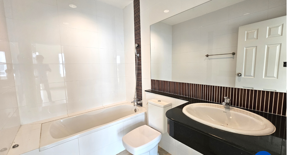 For sale 4 bedrooms retail Space in Bueng Kum, Bangkok