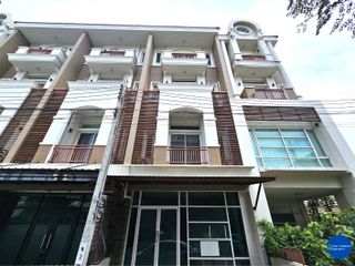For sale 4 bed retail Space in Bueng Kum, Bangkok