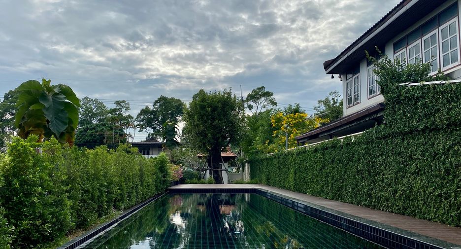 For rent and for sale 4 bedrooms house in Saraphi, Chiang Mai