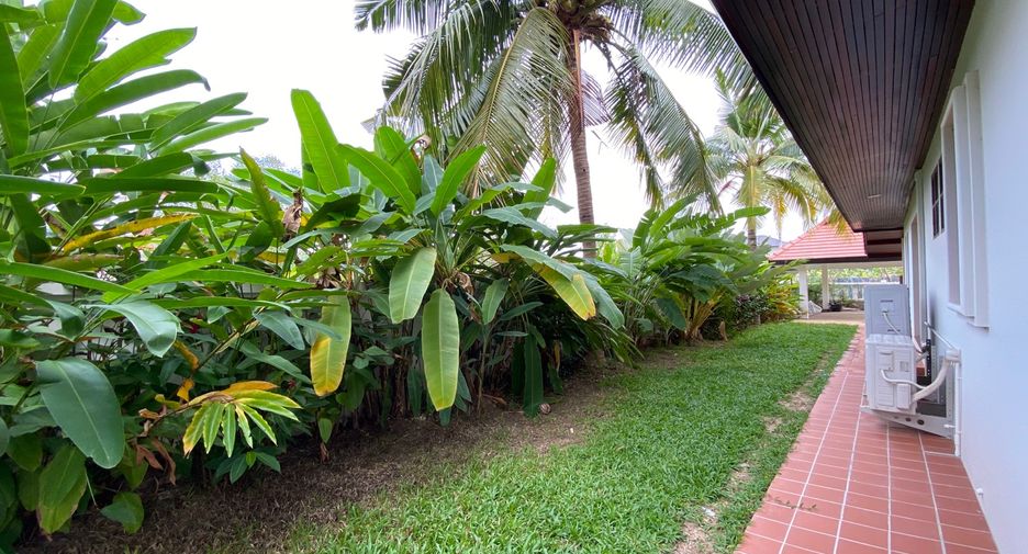 For rent and for sale 4 bedrooms house in Saraphi, Chiang Mai