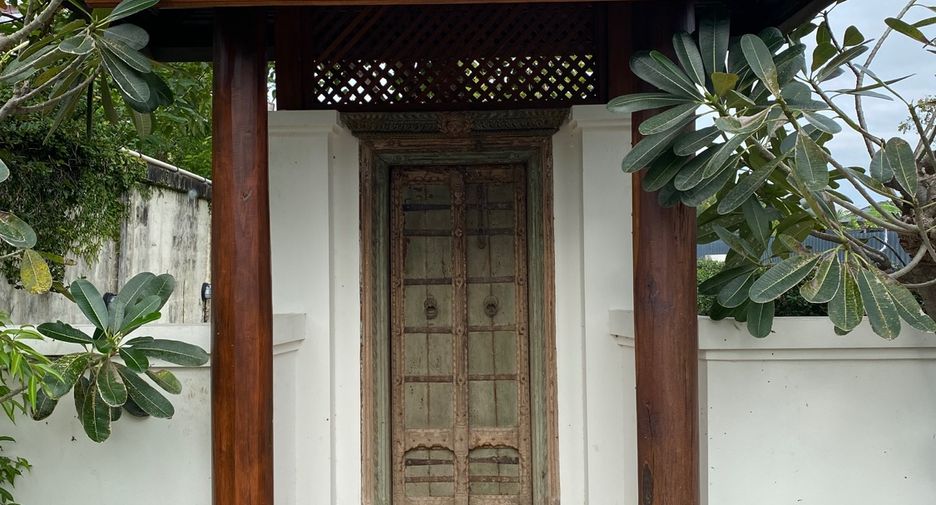 For rent and for sale 4 bedrooms house in Saraphi, Chiang Mai