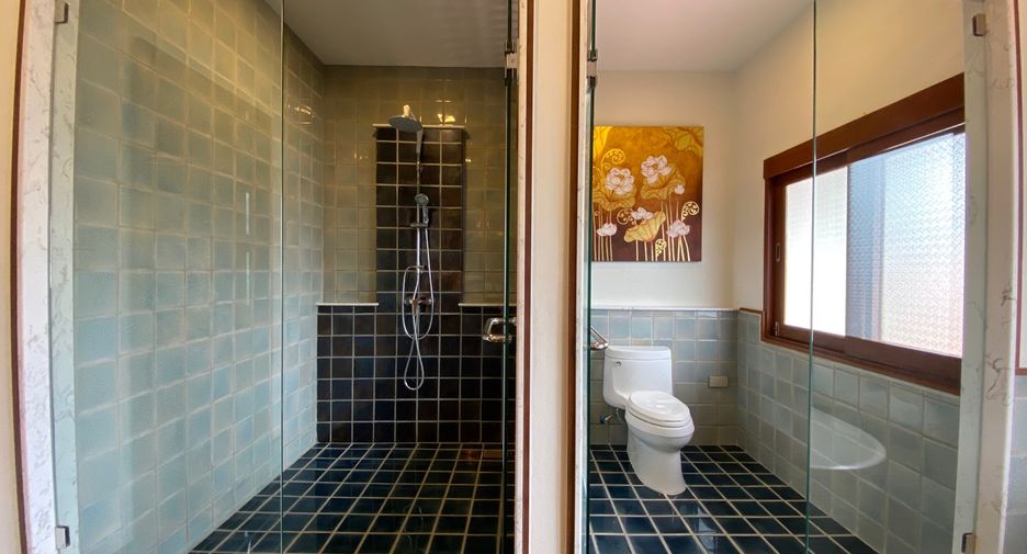 For rent and for sale 4 bedrooms house in Saraphi, Chiang Mai