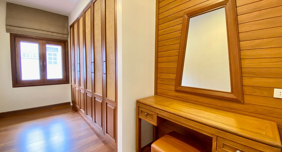 For rent and for sale 4 bedrooms house in Saraphi, Chiang Mai