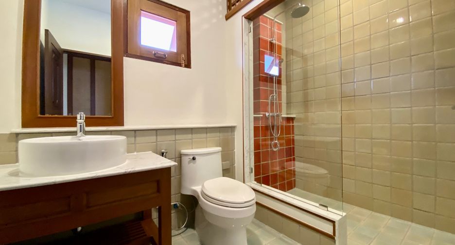 For rent and for sale 4 bedrooms house in Saraphi, Chiang Mai