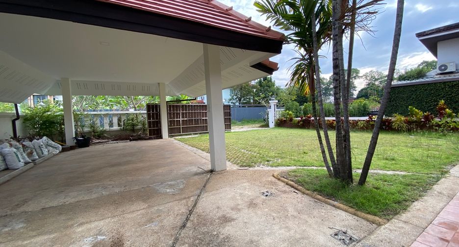 For rent and for sale 4 bedrooms house in Saraphi, Chiang Mai