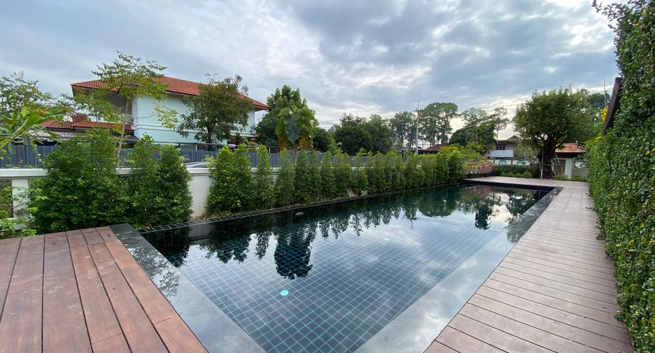 For rent and for sale 4 bedrooms house in Saraphi, Chiang Mai
