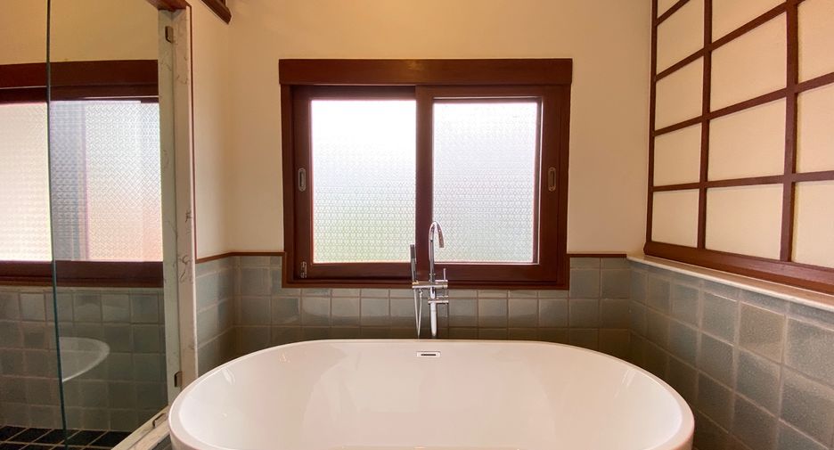 For rent and for sale 4 bedrooms house in Saraphi, Chiang Mai