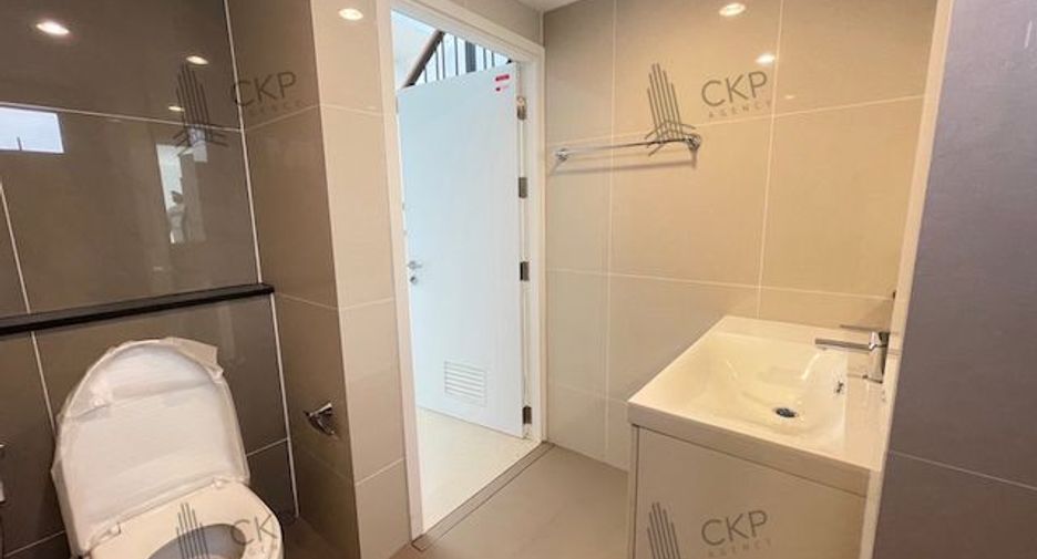 For sale 4 bedrooms house in Thanyaburi, Pathum Thani