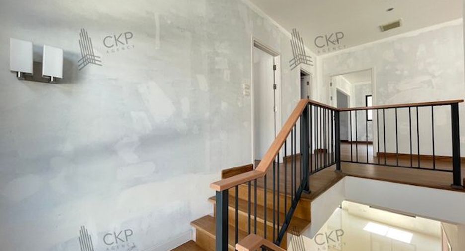 For sale 4 bedrooms house in Thanyaburi, Pathum Thani