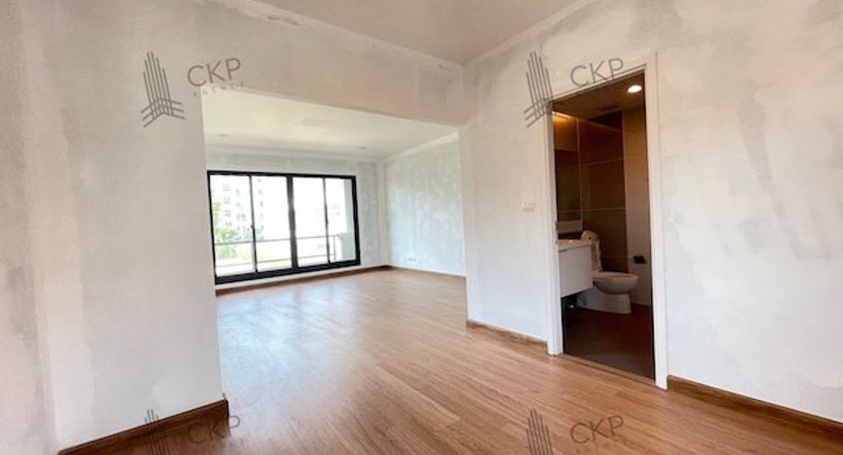 For sale 4 bedrooms house in Thanyaburi, Pathum Thani