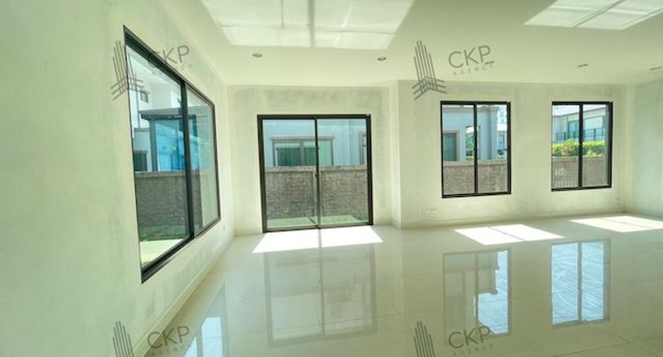For sale 4 bedrooms house in Thanyaburi, Pathum Thani