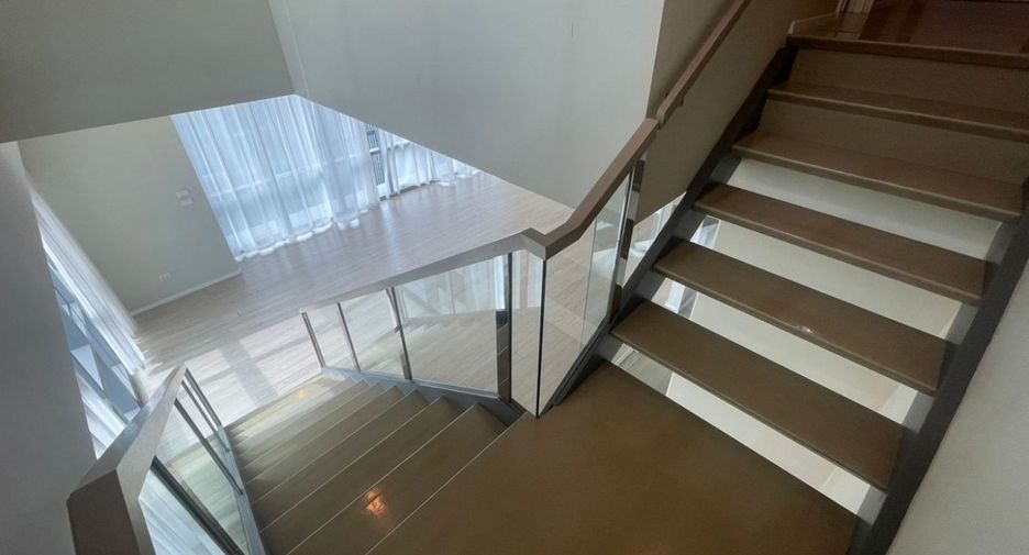 For sale 2 bedrooms condo in Watthana, Bangkok
