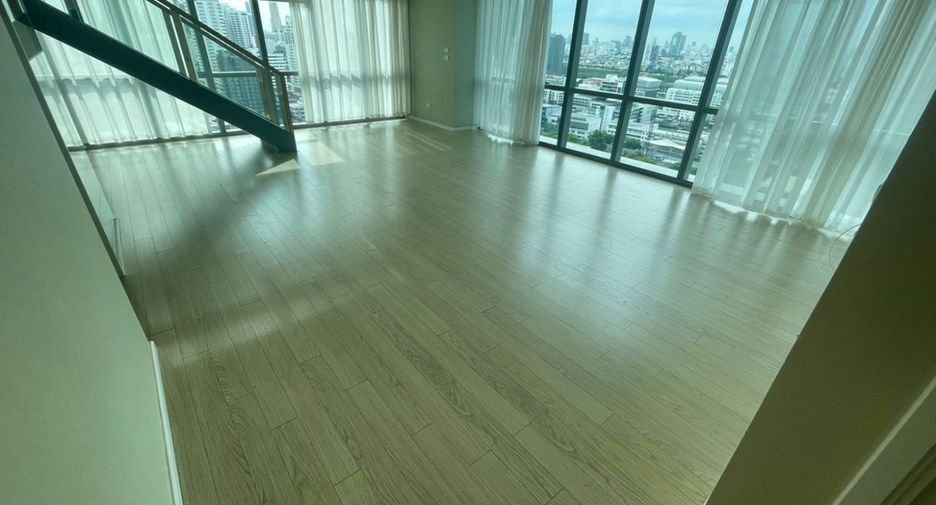 For sale 2 bedrooms condo in Watthana, Bangkok