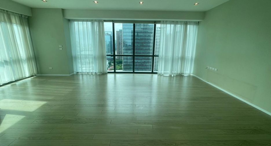 For sale 2 bedrooms condo in Watthana, Bangkok