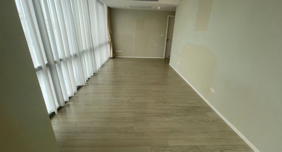 For sale 2 bedrooms condo in Watthana, Bangkok