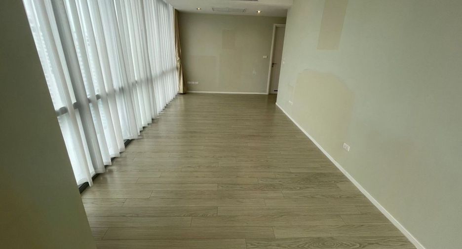 For sale 2 bedrooms condo in Watthana, Bangkok