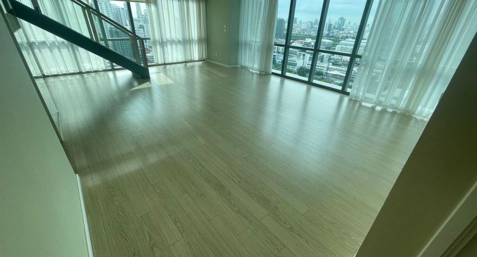 For sale 2 bedrooms condo in Watthana, Bangkok