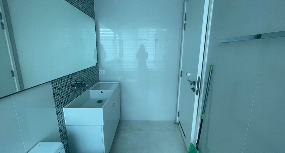 For sale 2 bedrooms condo in Watthana, Bangkok