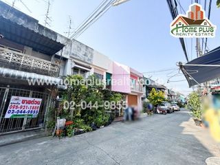 For sale 2 bed townhouse in Bang Na, Bangkok