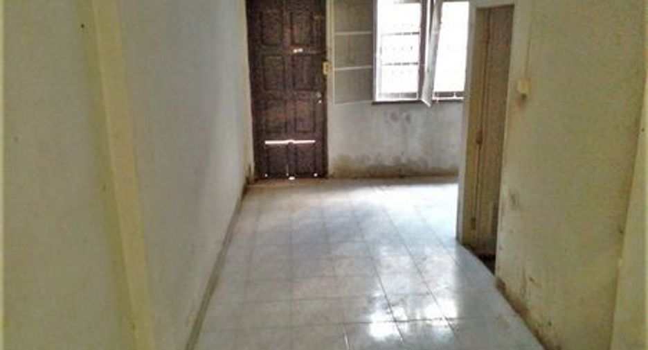 À vendre 2 chambres maison de ville à Kaeng Khoi, Saraburi